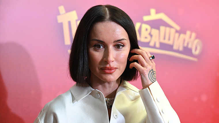 От&nbsp;всей души и&nbsp;с&nbsp;размахом: как знаменитости поздравили граждан с&nbsp;Днем России
